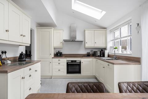 3 bedroom terraced house for sale, George And Dragon Close, Fritwell, OX27