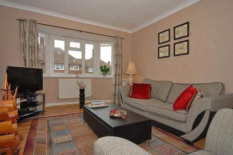 2 bedroom flat for sale, Crockham Way, London