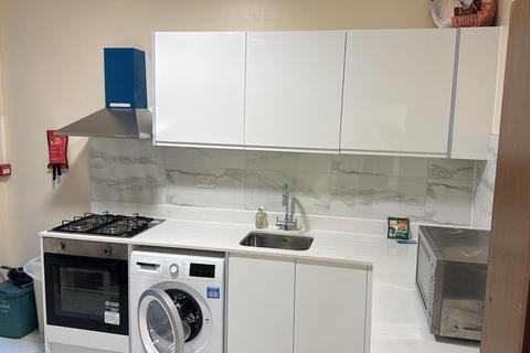 House share to rent, Denzil Road, Dollis Hill, NW10