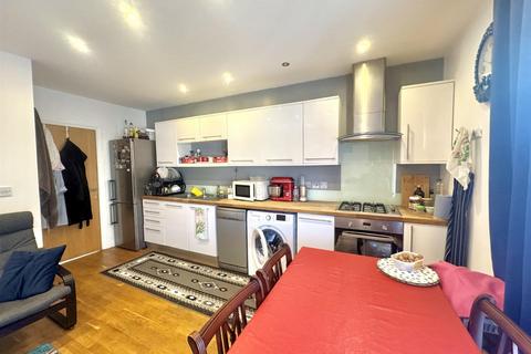 1 bedroom maisonette for sale, Brighton Road, South Croydon