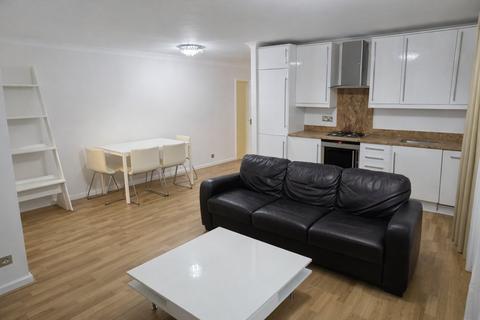 3 bedroom flat to rent, Regents Park Road, Finchley Central