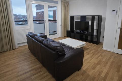 3 bedroom flat to rent, Regents Park Road, Finchley Central