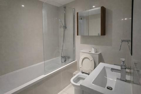 3 bedroom flat to rent, Regents Park Road, Finchley Central