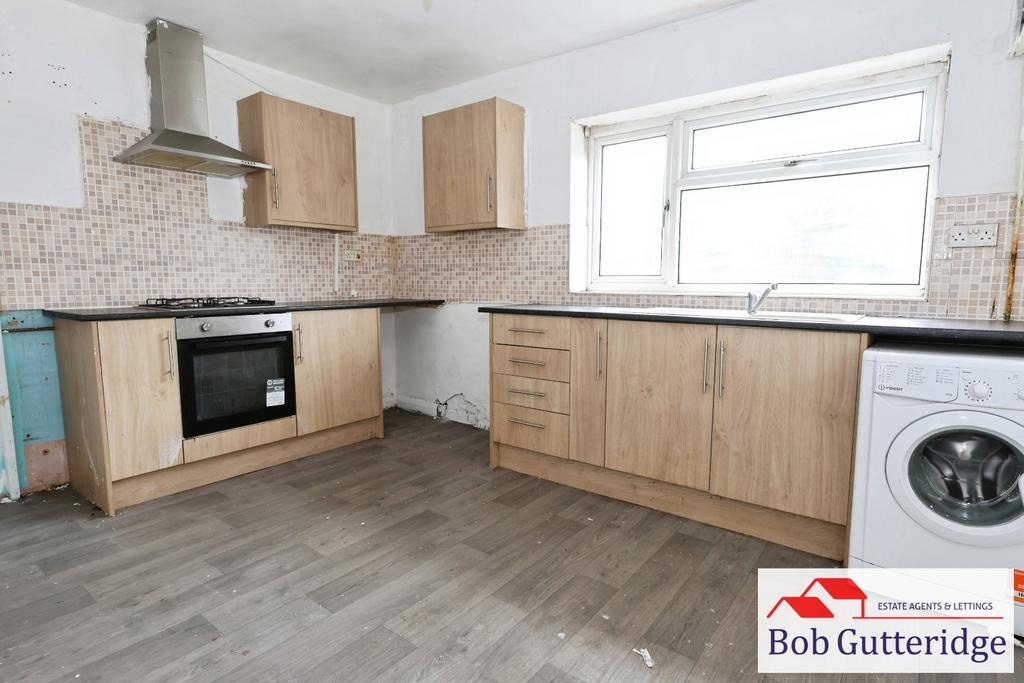 Fitted kitchen / dining room