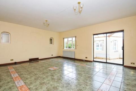 undefined, The Glade, Shirley, Croydon