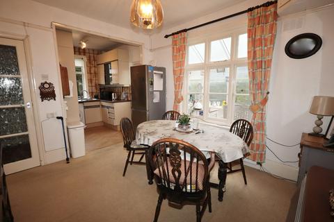 undefined, Lewmond Avenue, Wells