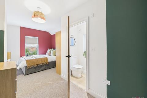 1 bedroom in a house share to rent, 37 Henry Road, Gloucester GL1