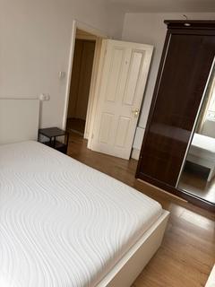 1 bedroom in a house share to rent, Denmark Hill, London SE5