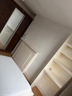 1 bedroom in a house share to rent, Denmark Hill, London SE5