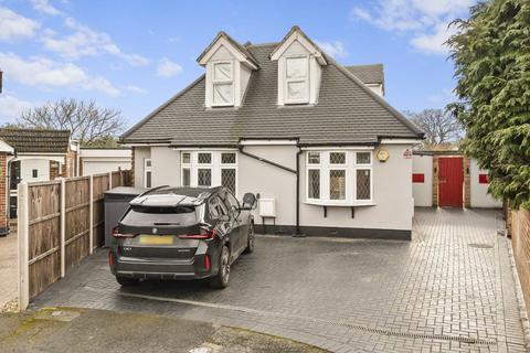 4 bedroom detached house for sale, Tadmor Close, Sunbury-On-Thames TW16