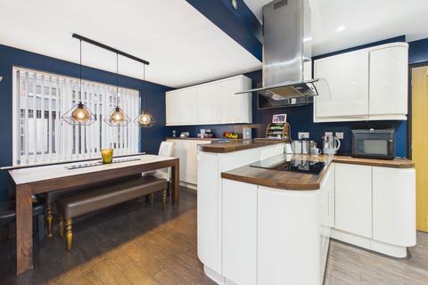4 bedroom detached house for sale, Rushey Meadow, Monmouth NP25