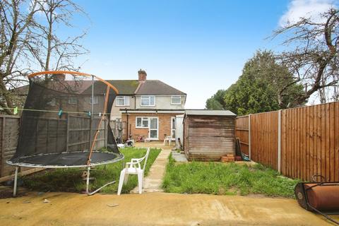 5 bedroom semi-detached house to rent, Princes Park Close, Hayes UB3