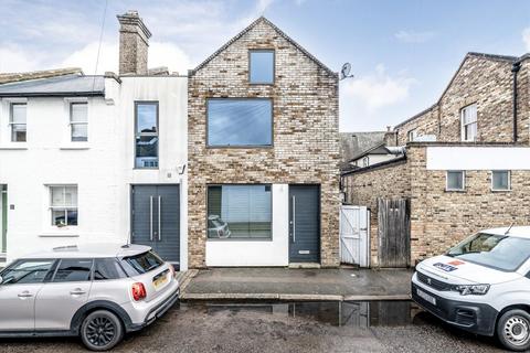 2 bedroom house for sale, May Road, Twickenham TW2