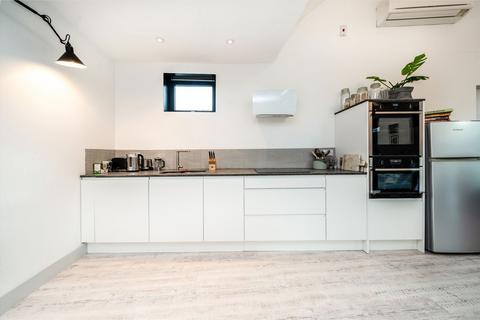 2 bedroom house for sale, May Road, Twickenham TW2
