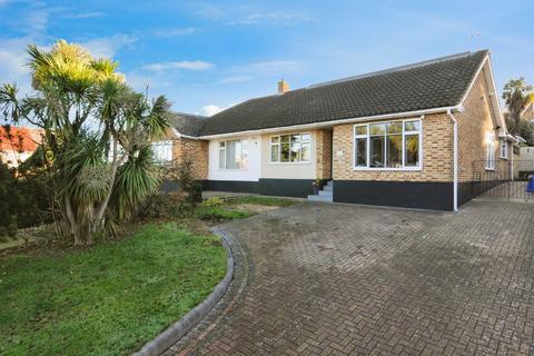 4 bedroom bungalow for sale, Station Crescent, Rayleigh, Essex, SS6