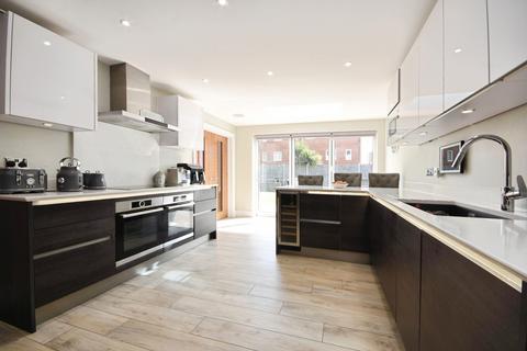 5 bedroom detached house for sale, Church Road, Hockley, Essex, SS5