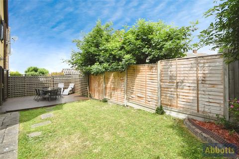 4 bedroom detached house for sale, Elm Drive, Rayleigh, Essex, SS6
