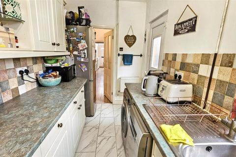 2 bedroom terraced house for sale, Haddenham Road, Off Narborough Road