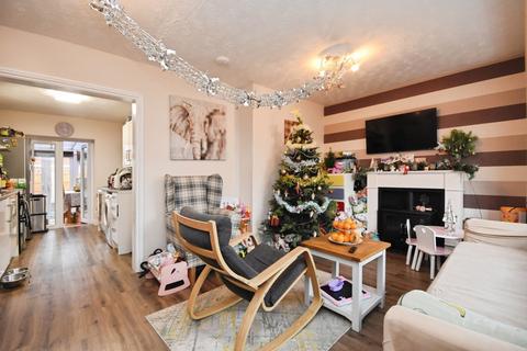 2 bedroom bungalow for sale, Hope Road, Canvey Island, Essex, SS8