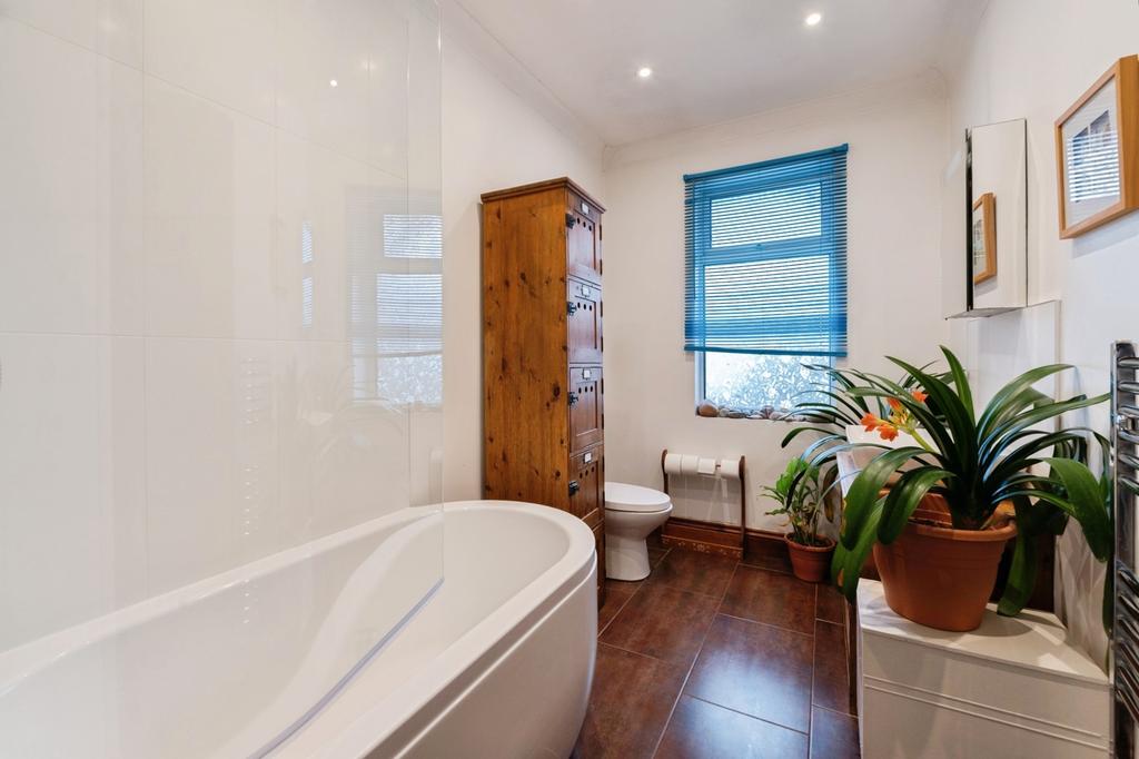 Ground Floo Bathroom