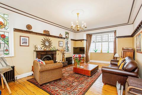 undefined, Westcliff Parade, Westcliff-on-Sea, Essex, SS0