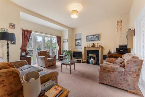 4 bedroom semi-detached house for sale, Sylvan Avenue, Sale