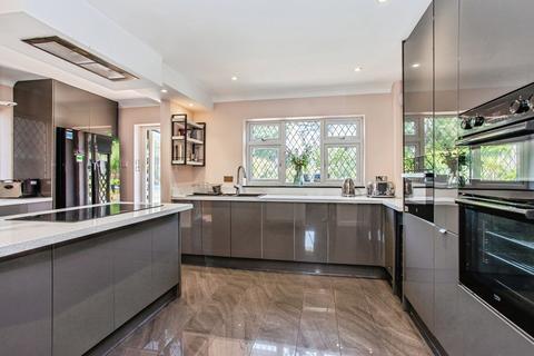 4 bedroom detached house for sale, Barling Road, Barling, Southend-on-Sea, Essex, SS3