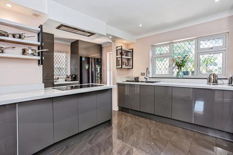 4 bedroom detached house for sale, Barling Road, Barling, Southend-on-Sea, Essex, SS3