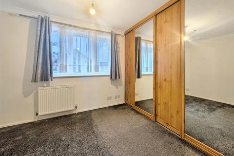 3 bedroom semi-detached house to rent, Charles Court, Wivenhoe, CO7 9EW