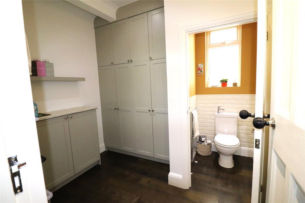 Cloakroom/Utility Rm