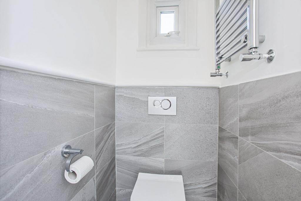 Cloakroom/Wc