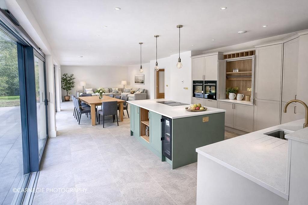 Kitchen/dining/living