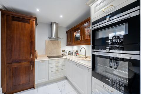 undefined, Clarence Drive, Harrogate, HG1