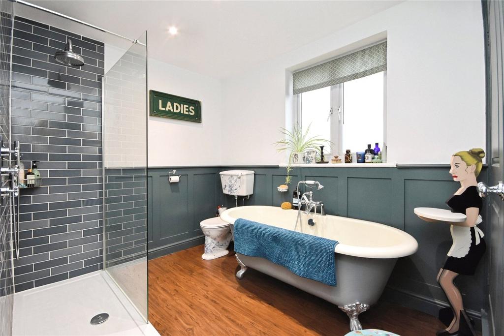 En-Suite Bath/Shower