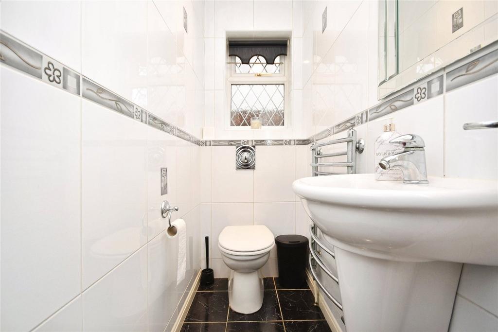 Cloakroom/Wc