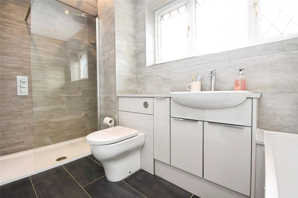 Bath/Shower Room