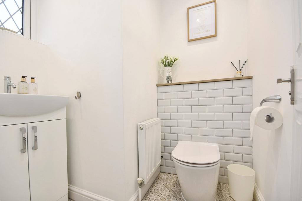 Cloakroom/Wc