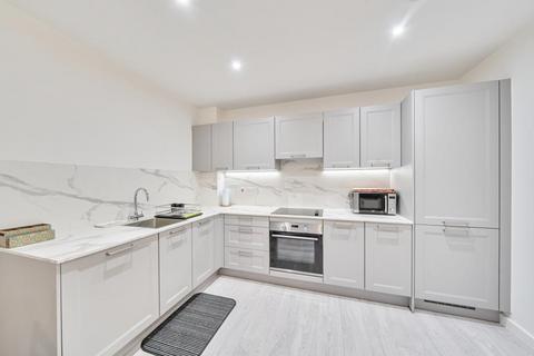 2 bedroom flat to rent, Donovan Way,  Harrow,  HA1
