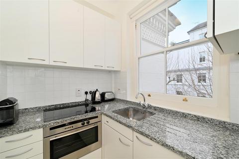 Studio to rent, Elm Park Road, Chelsea, SW3