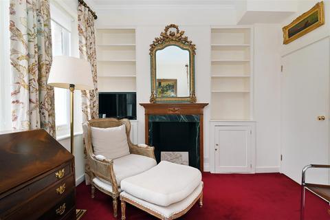 Studio to rent, Elm Park Road, Chelsea, SW3