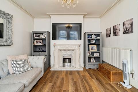 4 bedroom terraced house for sale, Upper Cliff Road, Gorleston, Great Yarmouth, Norfolk, NR31