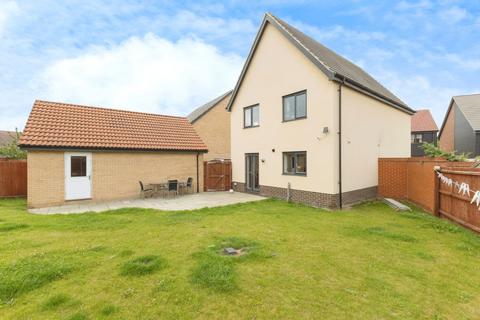 4 bedroom detached house for sale, Robin Grove, WYMONDHAM, Norfolk, NR18