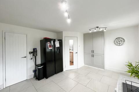 3 bedroom semi-detached house for sale, grange road south, Hyde