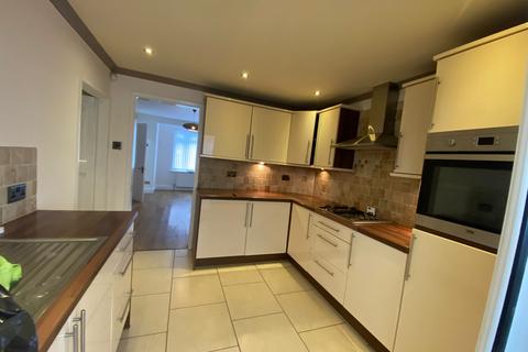 3 bedroom terraced house to rent, Homelea Road, Yardley