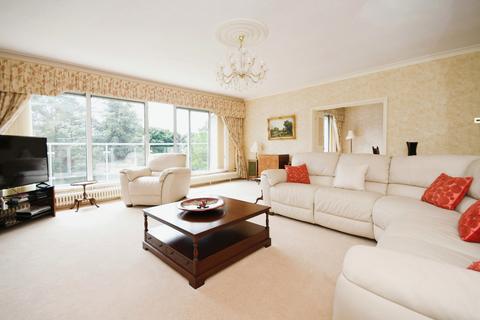 3 bedroom flat for sale, Whinfell Court, Sheffield, South Yorkshire, S11