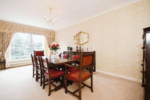 3 bedroom flat for sale, Whinfell Court, Sheffield, South Yorkshire, S11