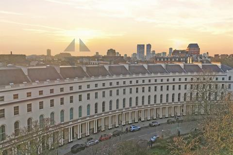 2 bedroom apartment to rent, Park Crescent, W1B
