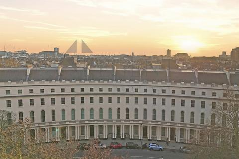 2 bedroom apartment to rent, Park Crescent, W1B