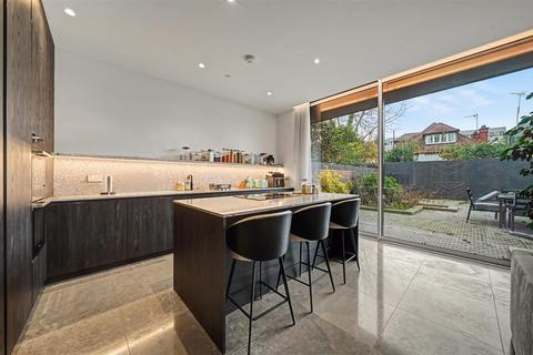 4 bedroom house for sale, West Heath Road, Hampstead, NW3