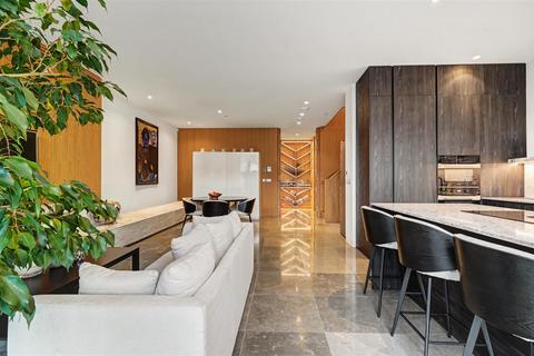 4 bedroom house for sale, West Heath Road, Hampstead, NW3